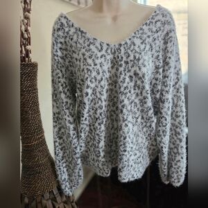 Liverpool Los Angeles Gray and White Women's Cozy Sweater